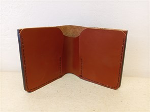 {{photo.Alt || photo.Description || 'Небольшой кошелёк 2 карты и наличные'}}